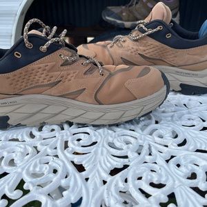 Hoka hiking